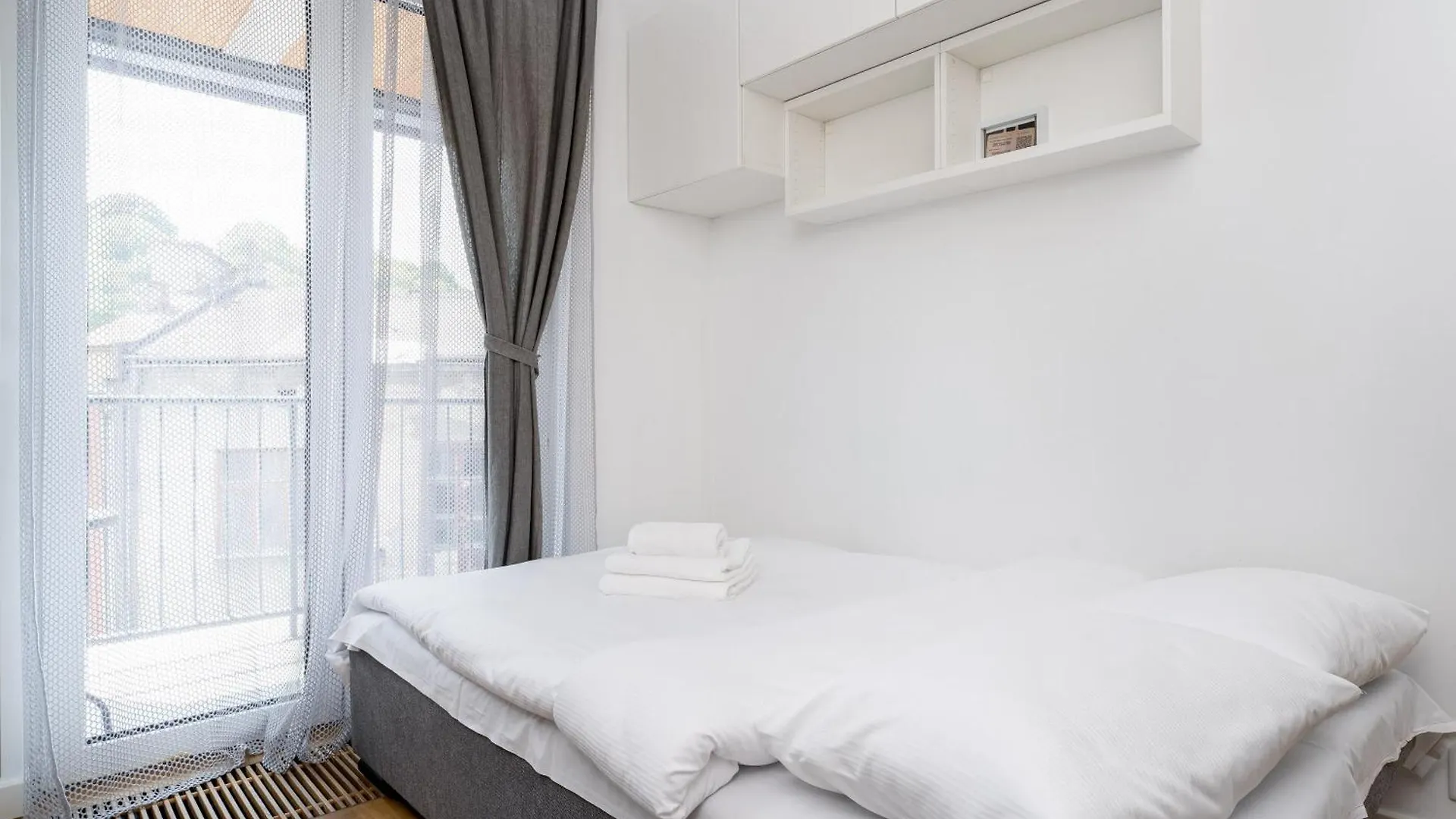 Podgorze Studio With Balcony Krakow