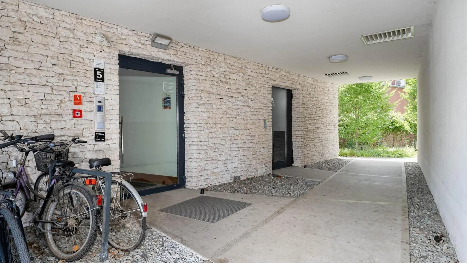 Podgorze Studio With Balcony 크라쿠프 0*,  폴란드